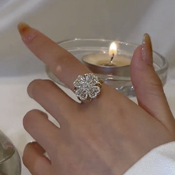 Best Gift of Rotating Ring with Luxury Box